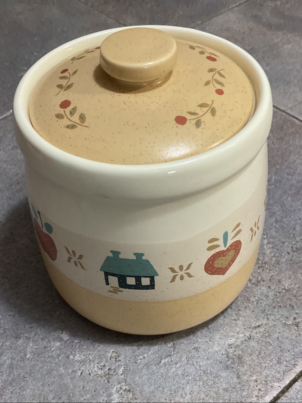Ceramic Kitchen Storage Canister in Cream & Beige with Country Motif